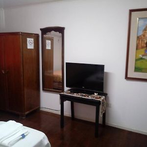 Monoambiente Entre Arboles Y Arte